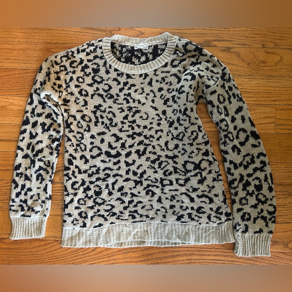 Kirra cheetah sweater size small